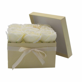 Bouquet cadeau de fleurs de savon - 9 roses crème - Carré